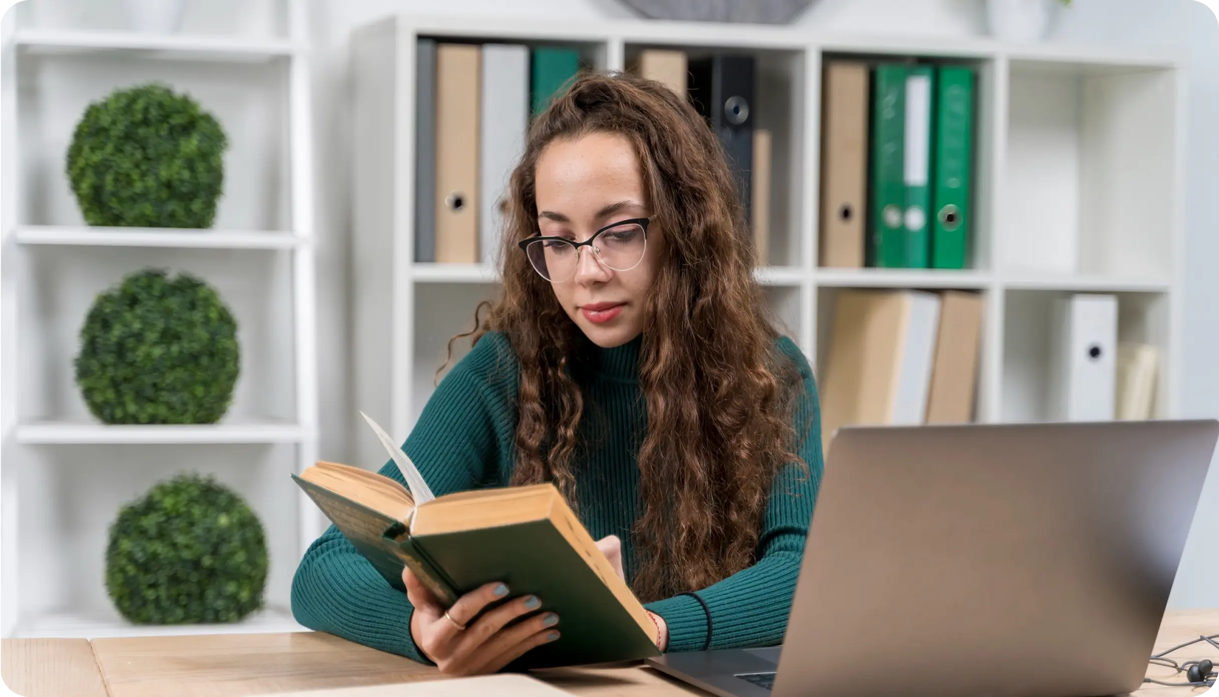 Jetzt Ghostwriter beauftragen und sofort die akademische Hilfe erhalten.